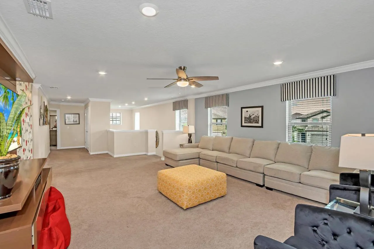5532 Misty Oak Circle Villa Davenport