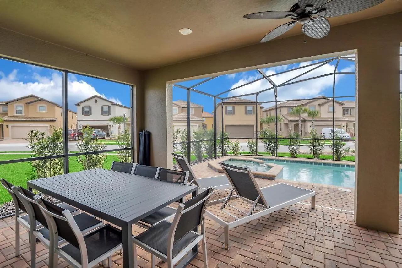 5532 Misty Oak Circle Villa Davenport